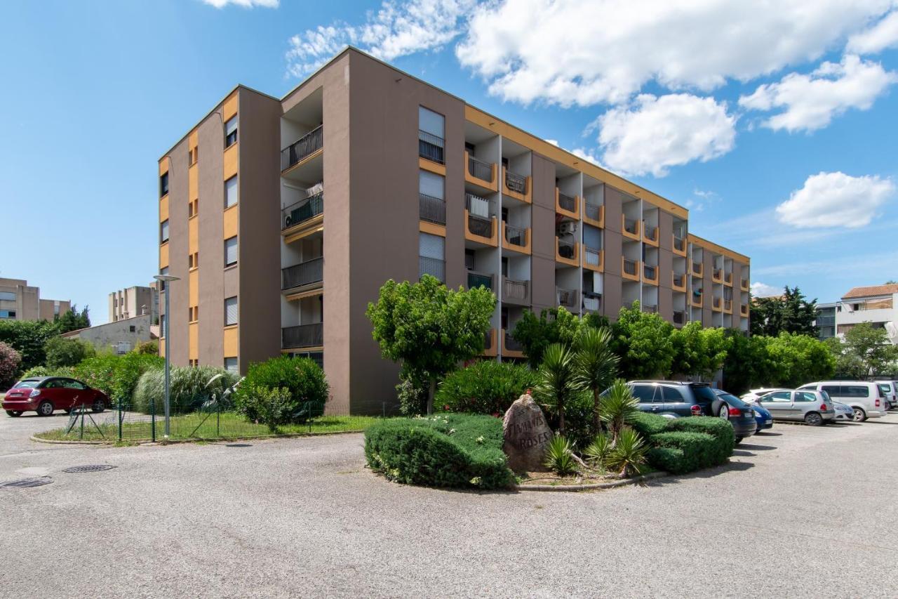 Les Flamants Roses - Studio Avec Balcon Apartment Nimes Bagian luar foto
